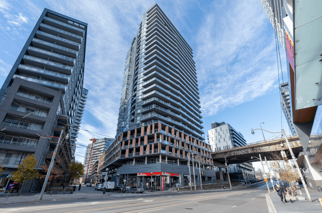 Bright and beautifully Upgraded 1 Bedroom Plus Den