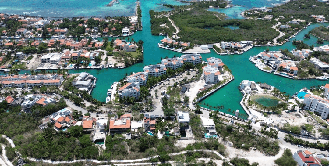 Elegants Condos in Gran Peninsula in Puerto Aventuras