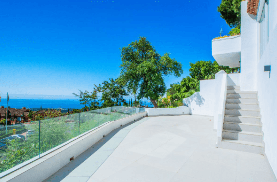 Beautiful 3 bedroom condo with breathtaking ocean views in Marbella East, La Mairena