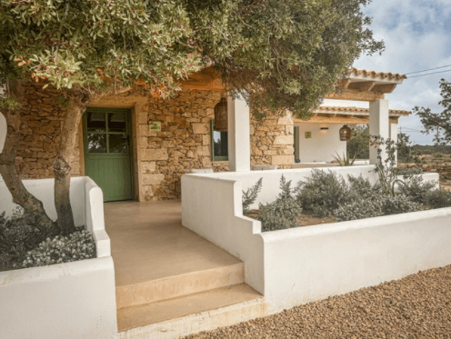 Charming 3 bed traditional Mediterranean island stone cottage