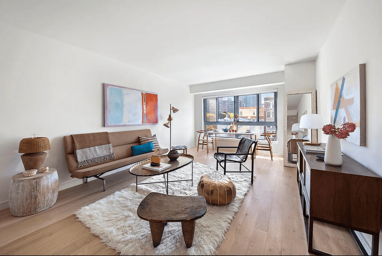 Split Two Bed Two Bath in Luxury Condo in Harlem!