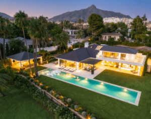 Superb 8 bedroom villa in Nueva Andalucia, Marbella
