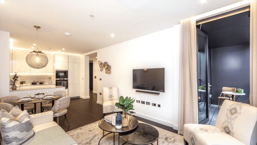 Spacious Luxury Two-Bed with Balcony in Nine Elms