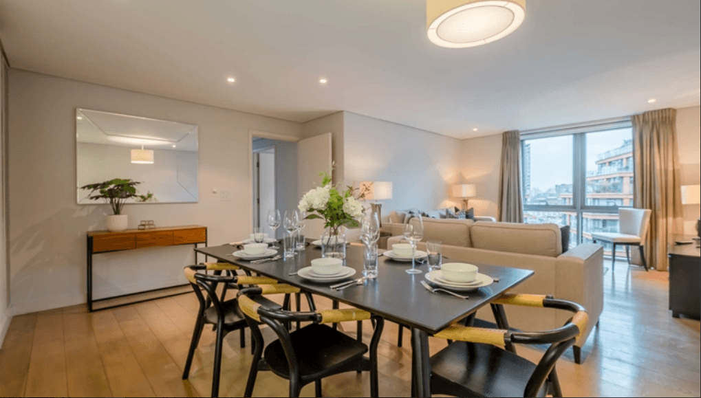 Stunning Three Bedroom Apartment with Canal Views and Concierge