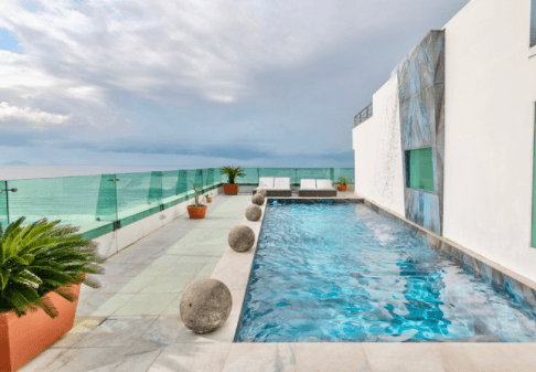 Fantastic 5 bedroom Beach-Front Penthouse in Copacabana.