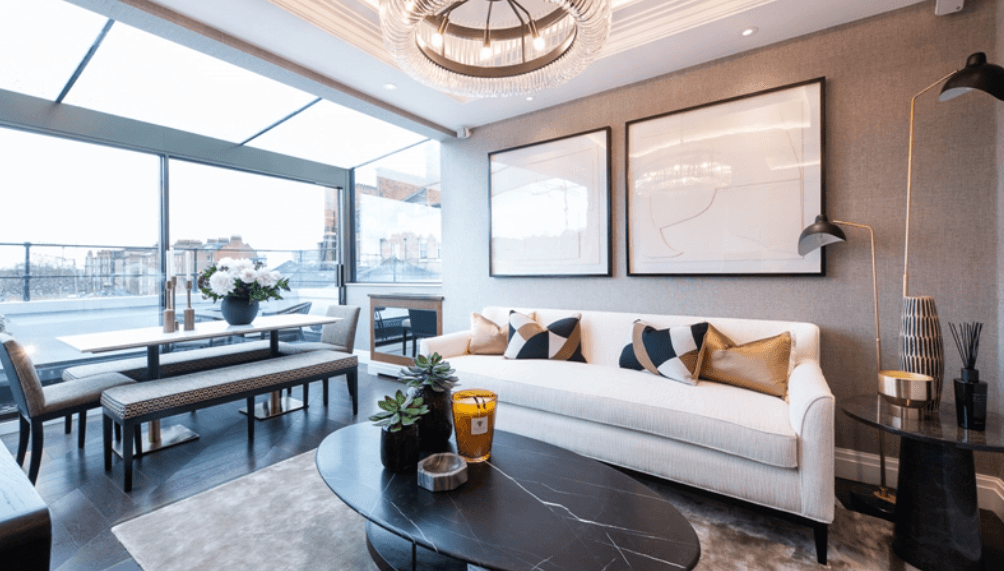 Elegant Two-Bedroom Apartment with Conservatory & Private Terrace