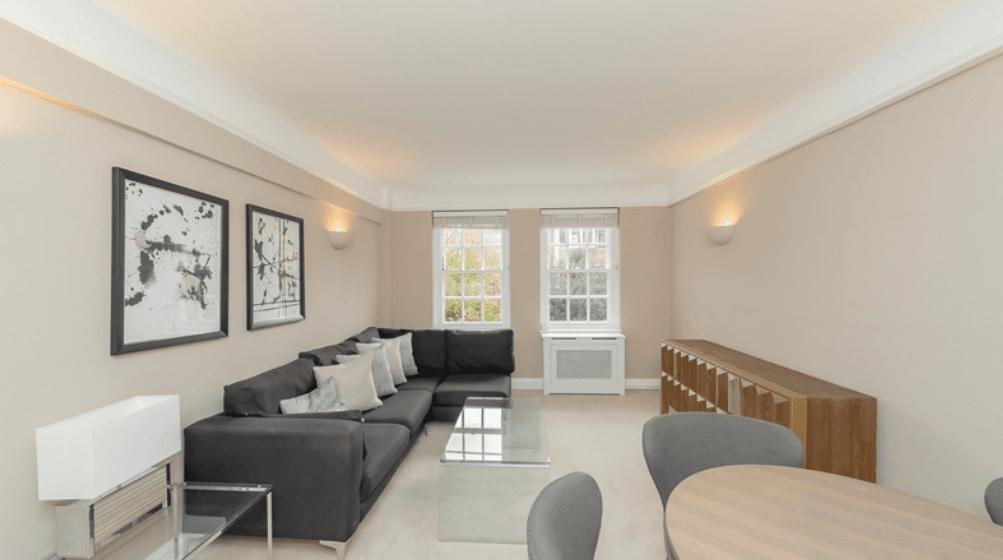 Bright 2-Bedroom Apartment Overlooking Gardens