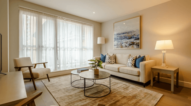 Interior Designed Waterfront Apartment With Skyline Views