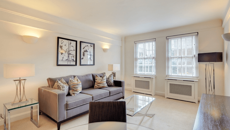 Spacious 2-Bedroom Apartment With Communal Gardens In Prime Chelsea