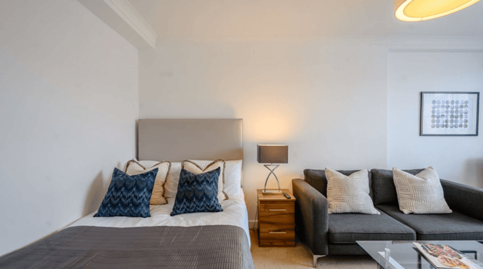 Spacious Sixth Floor Studio Apartment with Lift & Concierge