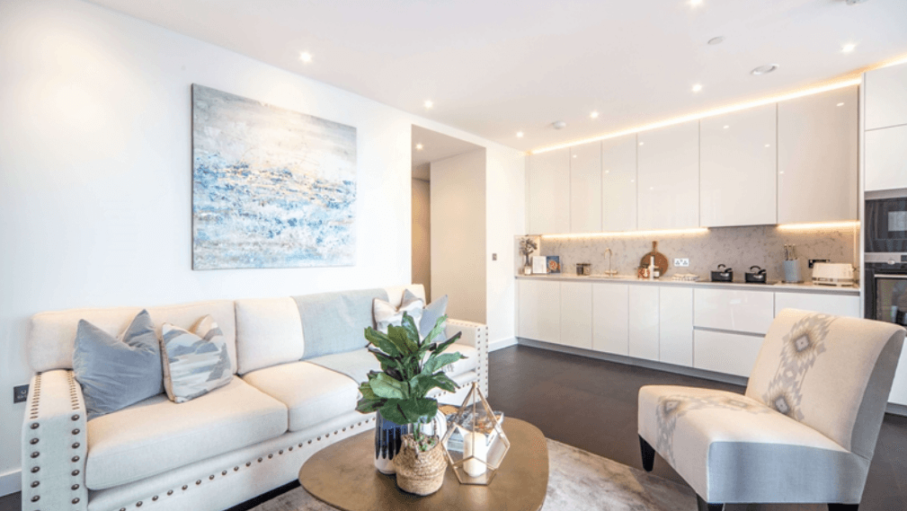 Contemporary Sixth Floor Two-Bedroom Apartment with Concierge, Gym & Winter Garden