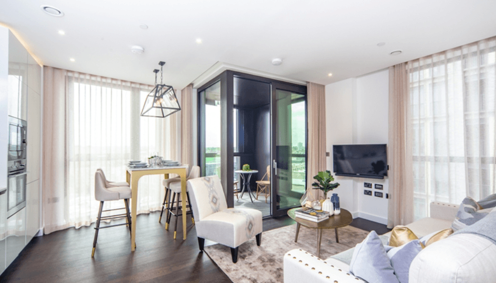 Stylish Seventh Floor Two-Bedroom Apartment with Winter Garden & Concierge