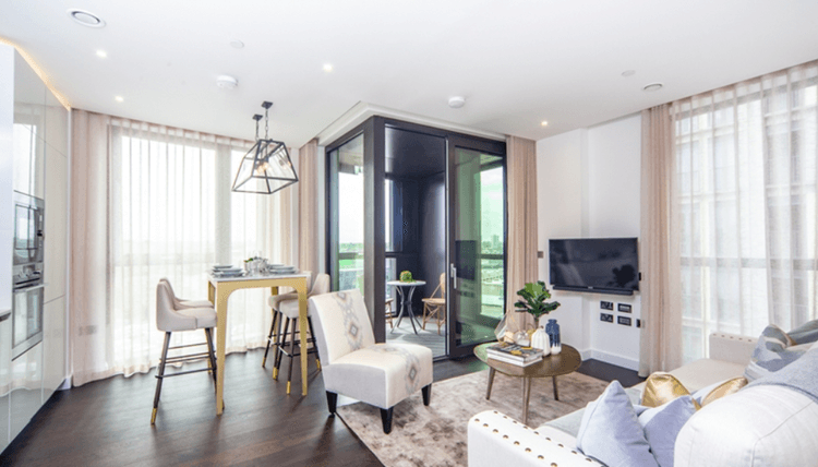 Stylish Seventh Floor Two-Bedroom Apartment with Winter Garden & Concierge