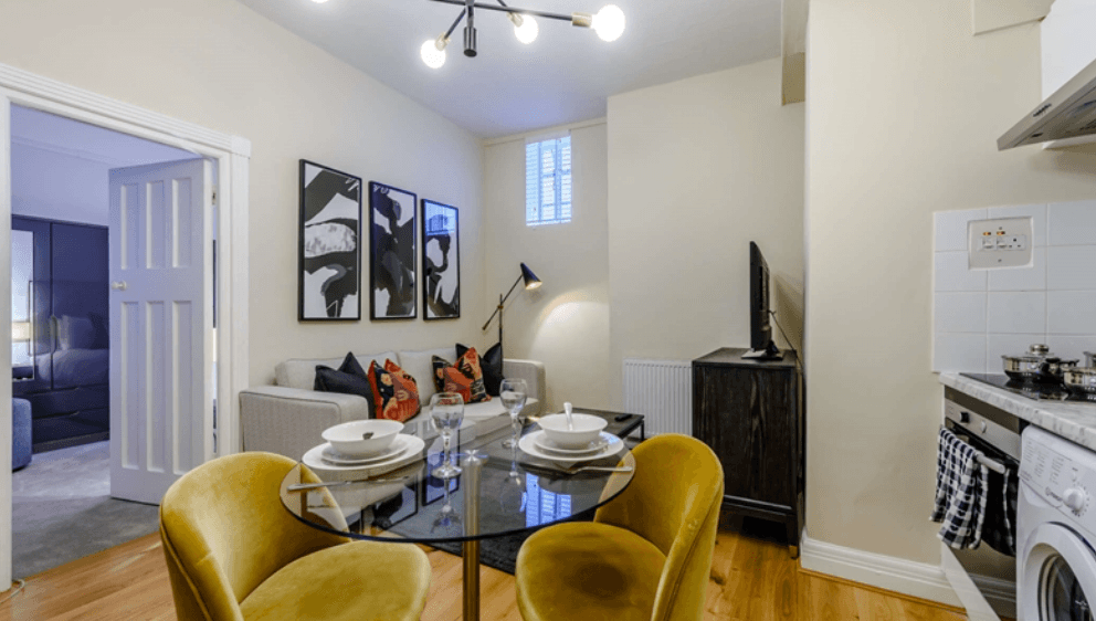 Well-Located Ground Floor One-Bedroom Apartment with Concierge