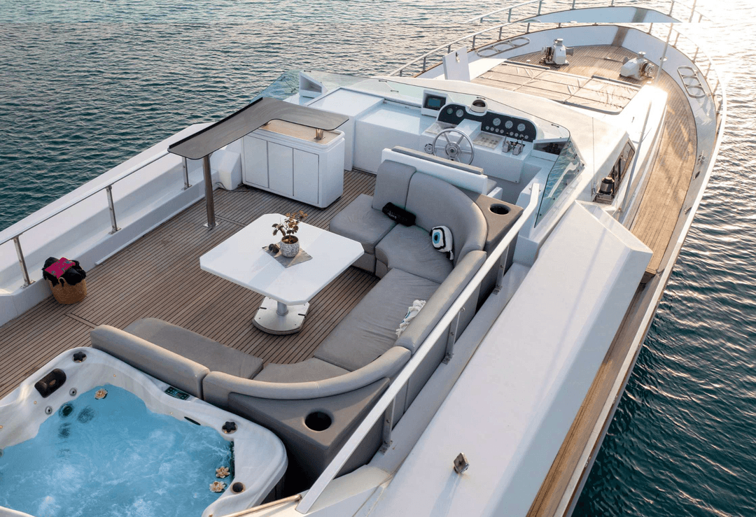 Charter the Cantieri di Pisa Akhir 27 — An 87ft Classic Motor Yacht in Mykonos & Athens