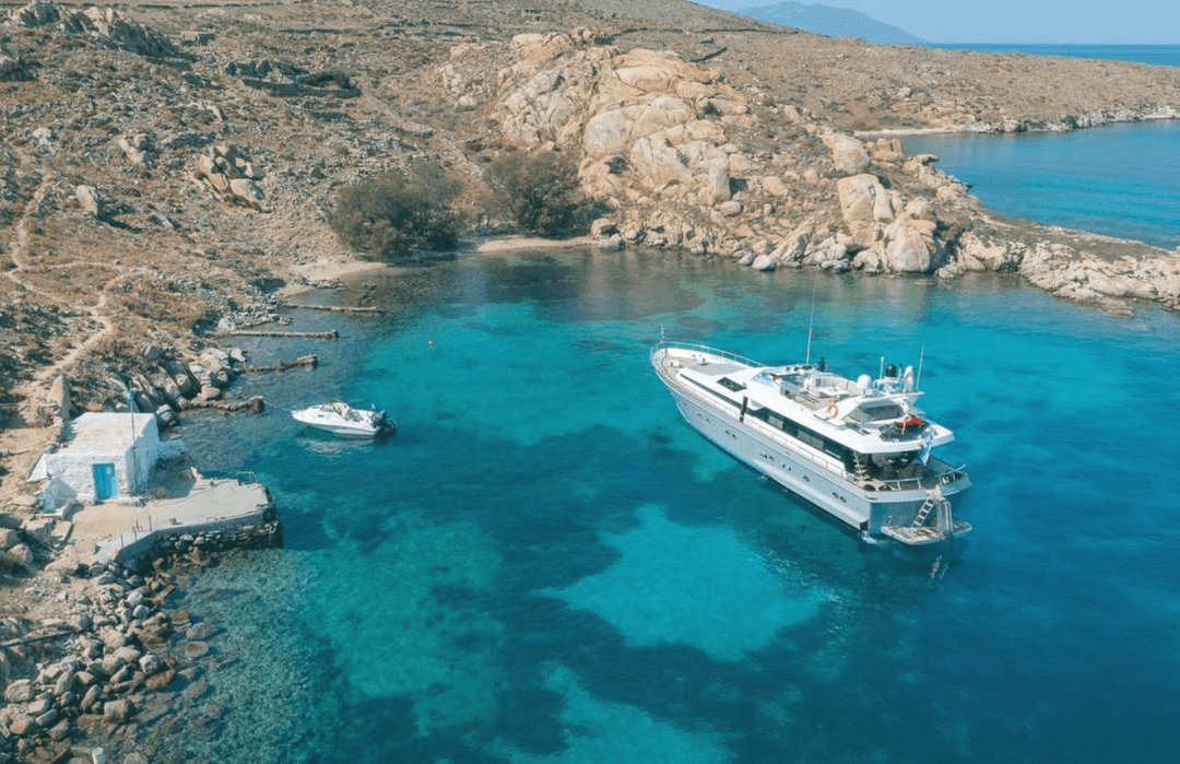 Cantieri di Pisa Akhir 27 – A Masterpiece of Classic Luxury and Modern Comfort