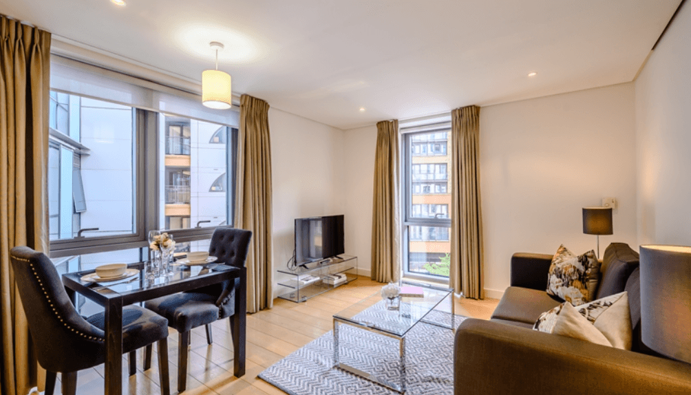 Stylish 1-Bedroom Canal-View Apartment with Concierge & Parking