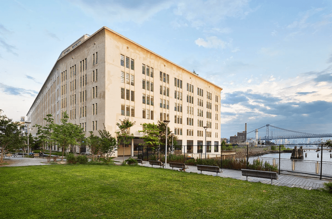LUXURY BROOKLYN WATERFRONT CONDOS