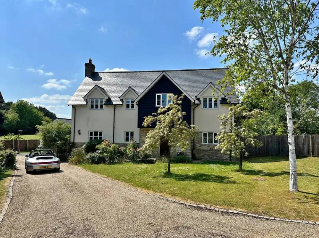 Stunning 5- Bedroom Executive Home in Hertfordshire