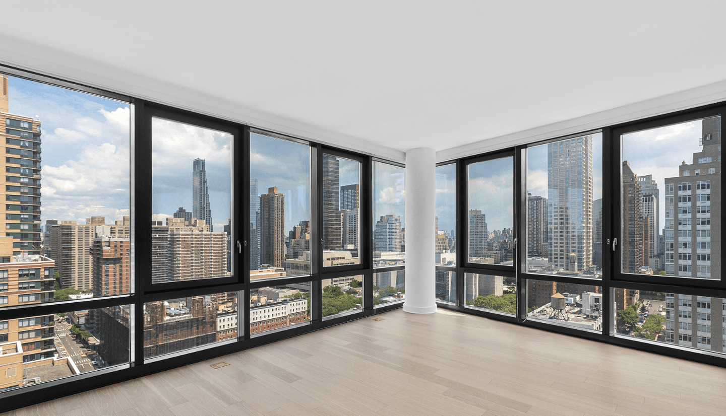 2Br/2Ba Light Filled Hell's Kitchen Stunner, W/D in Unit