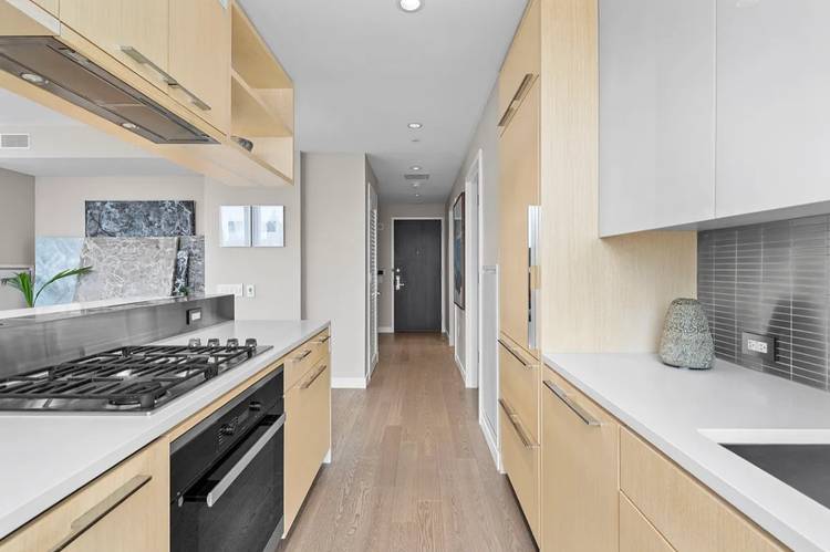 Corner 2 Bedroom 2 Bathroom Residence at the Luxurious One Manhattan Square | Lower East Side