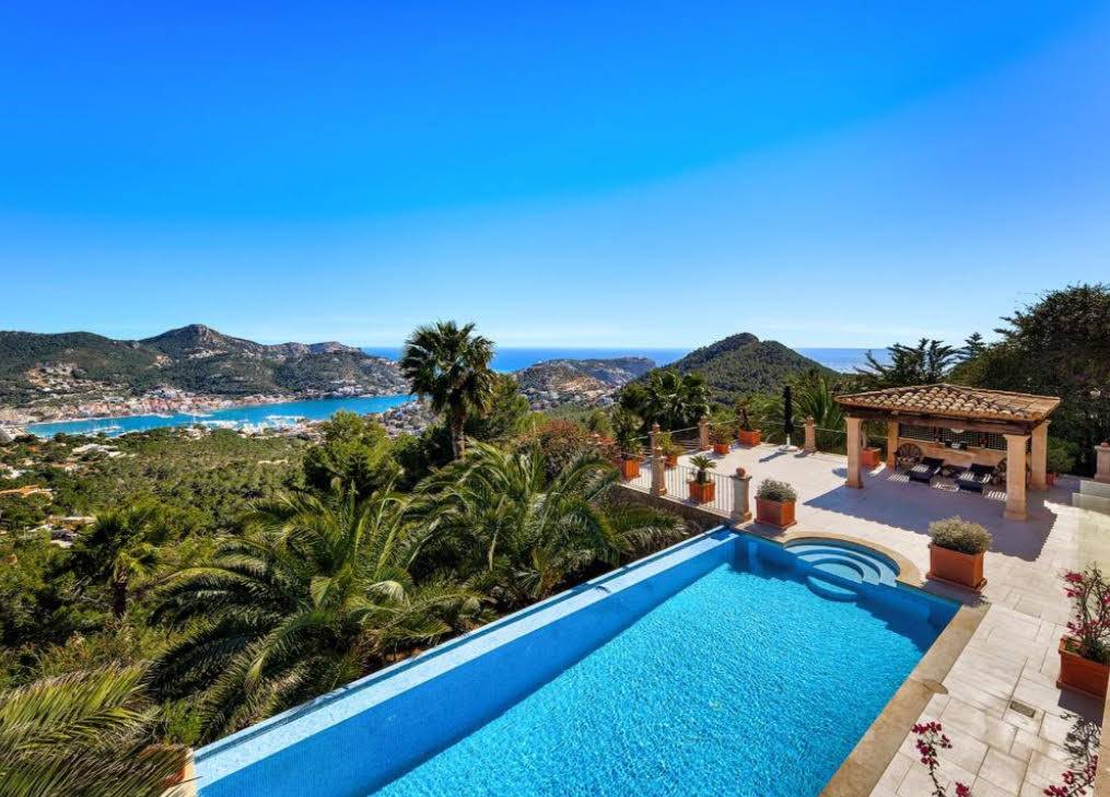 For Sale, Luxurious 6 Bedrooms Villa with Stunning Harbour Views in Puerto de Andratx, Mallorca