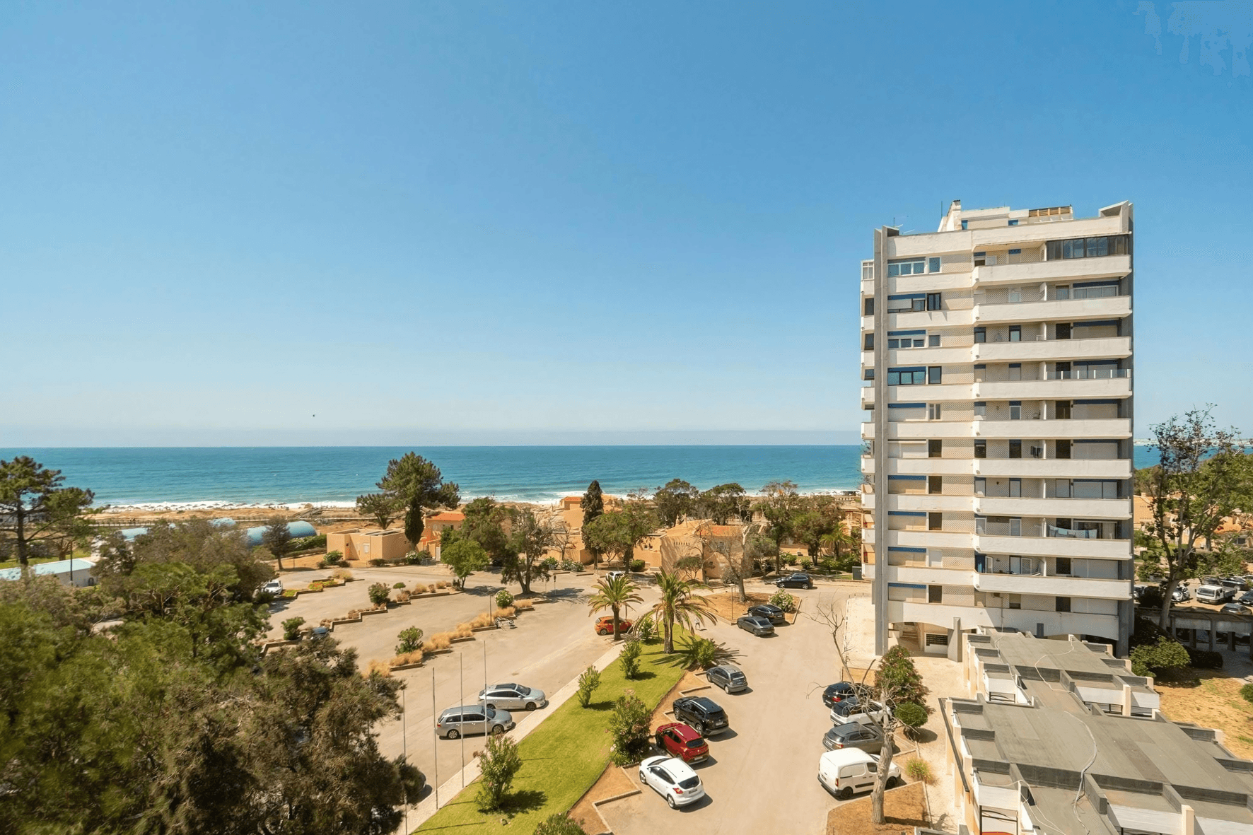 ALGARVE BEACH STUDIO APARTMENT | FULLY FURNISHED | WALKING DISTANCE TO THE BEACH