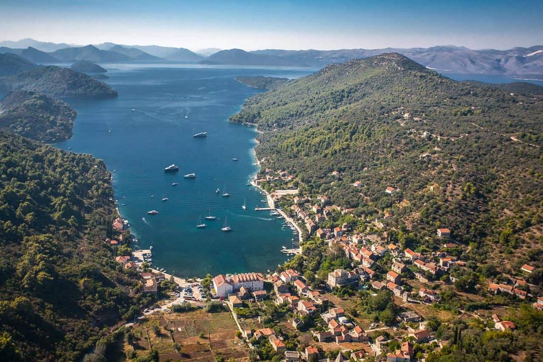 Building plot 100m from the sea with a beautiful view, on the island of Šipan