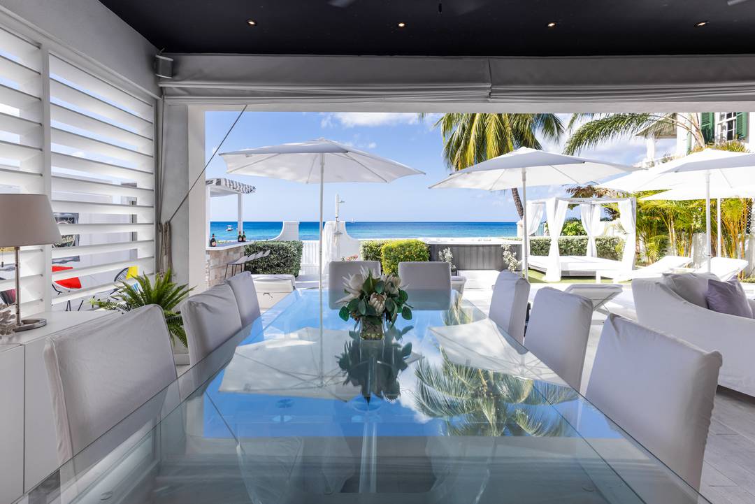 Spacious and Beautiful Beachfront Villa, Reeds Bay, Barbados