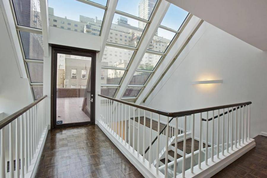 Lenox Hill Modern Unique Townhouse Upper Duplex 2 Bedroom + Loft / Convertible 3 Bedroom with Expansive Terrace & Full Luxury Amenities, Concierge, Phenomenal Rooftop  Pool & Gym + Garage Upper East Side