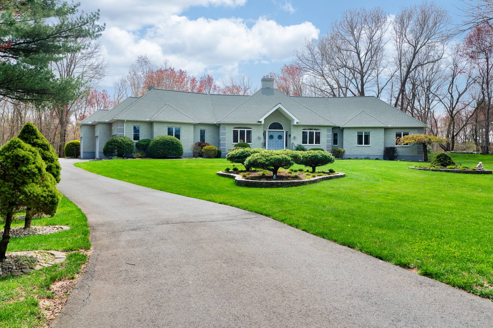 Spectacular custom built ranch home