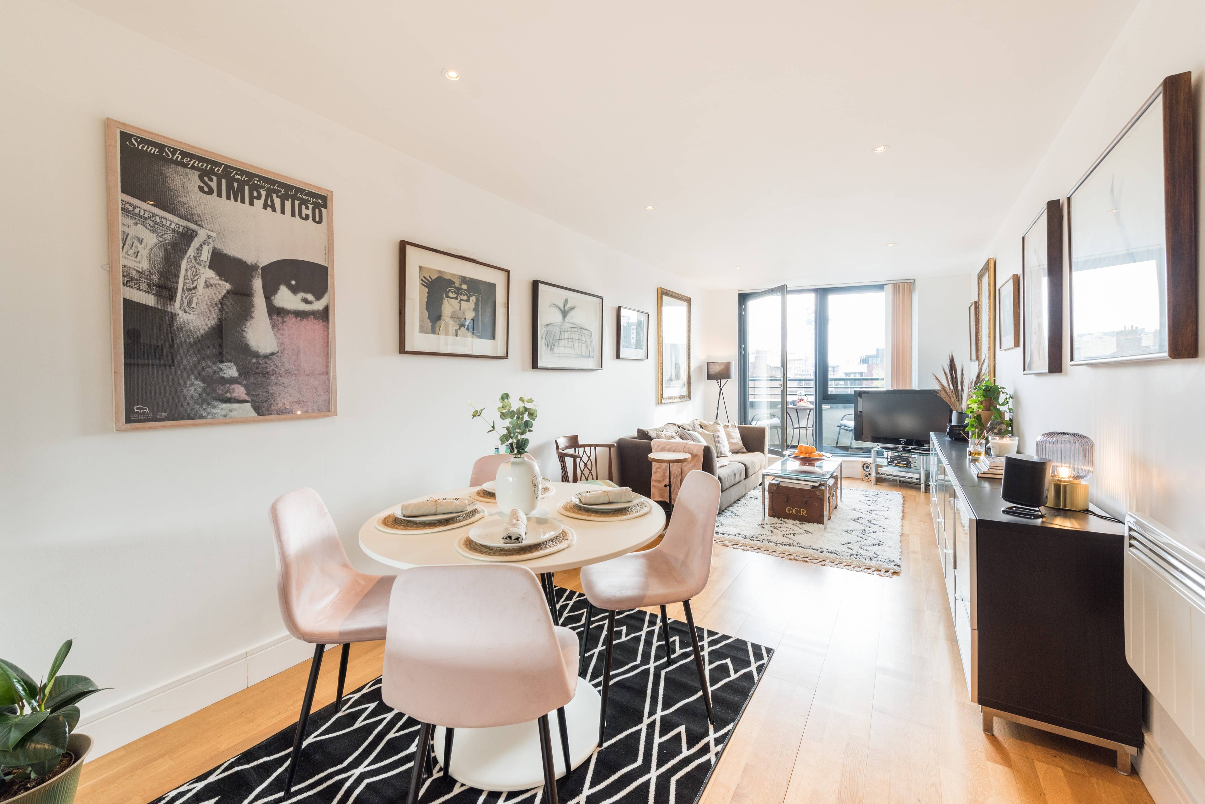 Beautifully presented, expansive one-bedroom with unobstructed views