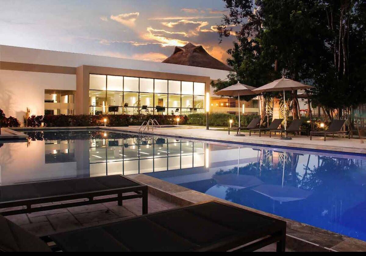 4 bedrooms house in Playa del Carmen ,Bali residential