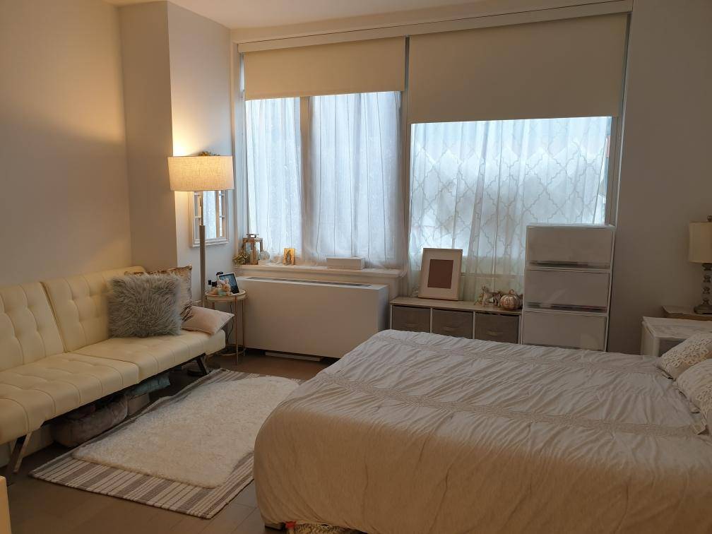 LUXURY STUDIO FOR SUBLEASE IN JACKSON PARK LIC!