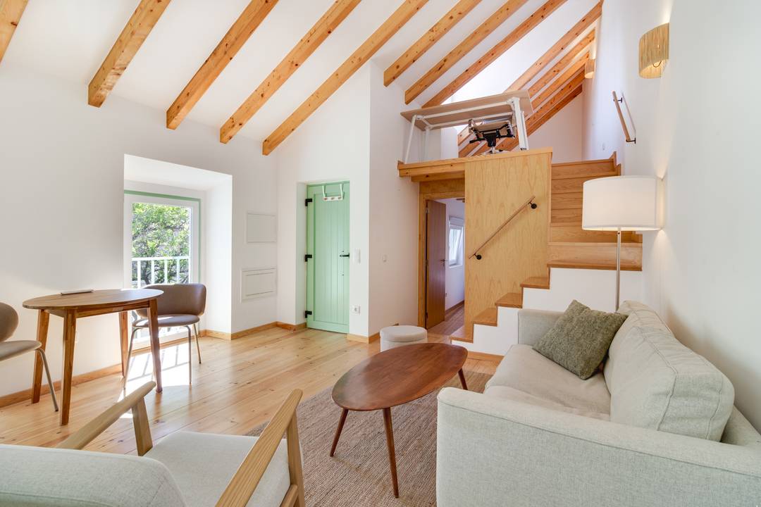 Duplex T1 + 1 Refurbished Apartment in Lisbon Centre