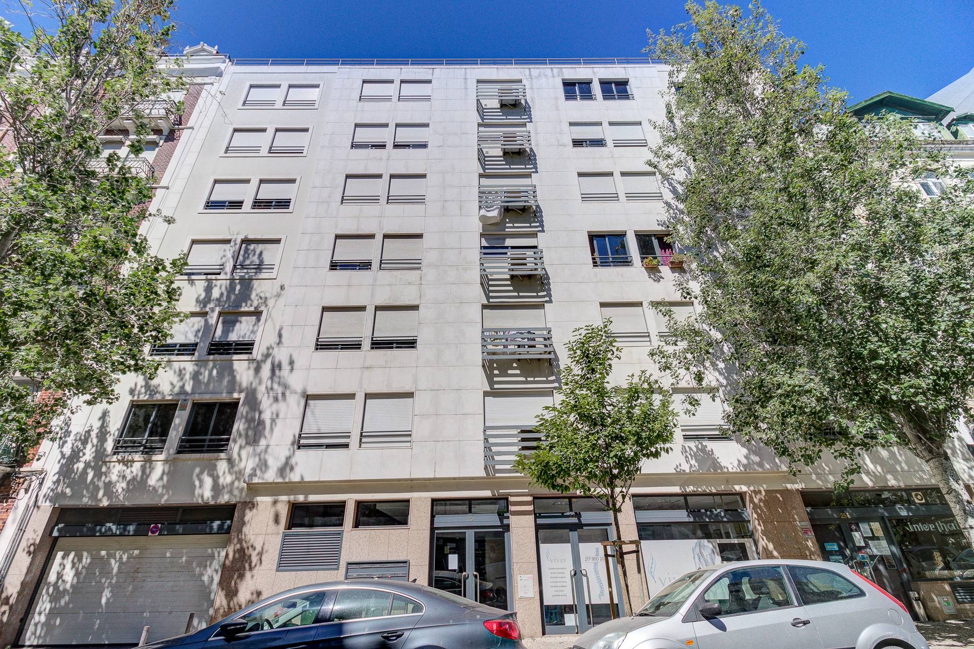 Apartamento com Garagem e Vista no centro de Lisboa – Abaixo do Valor de Mercado!