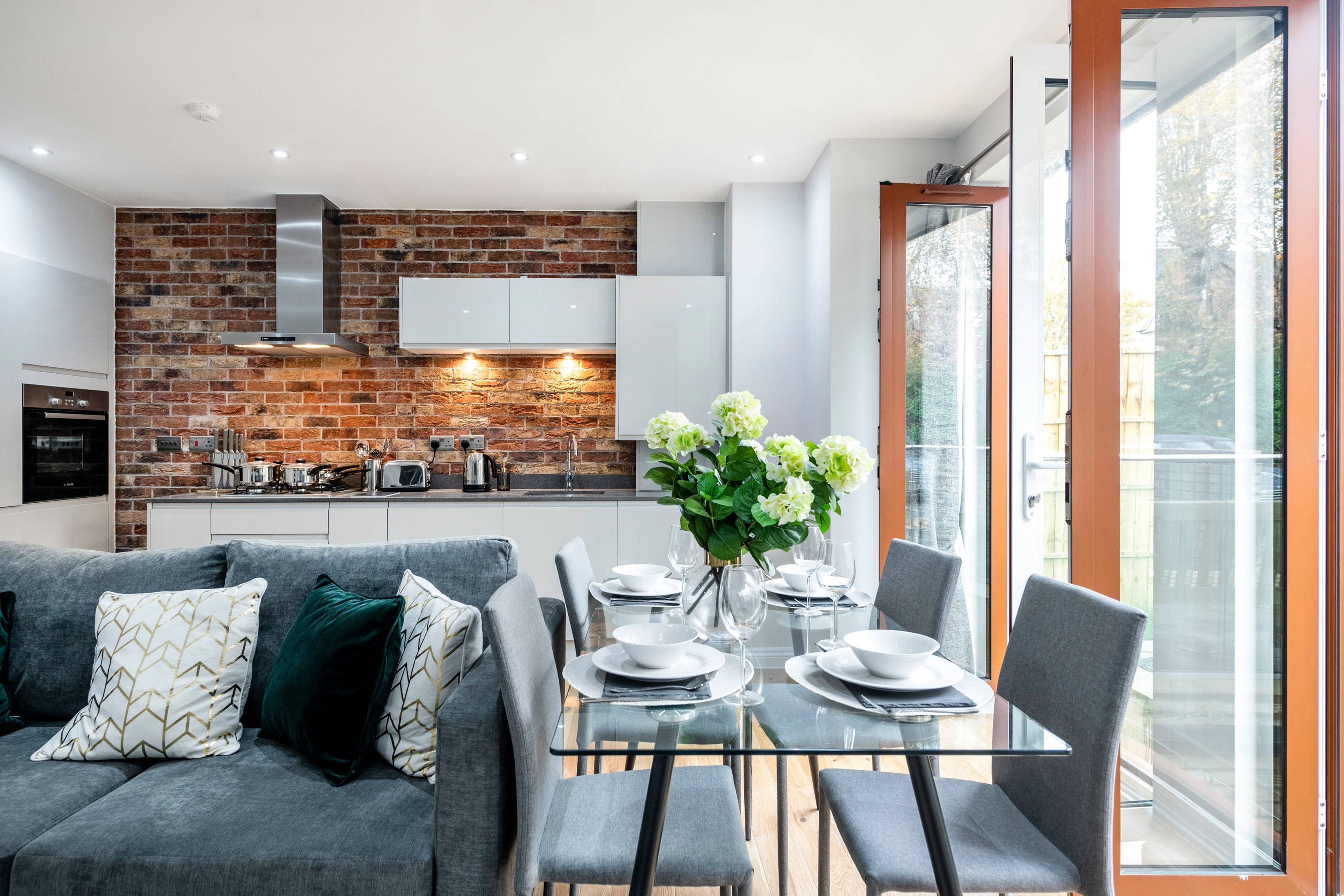 A magnificently crafted Penthouse with a combination of style, sophistication, elegance and convenience made with the perfect ambience for unwinding and relaxation.