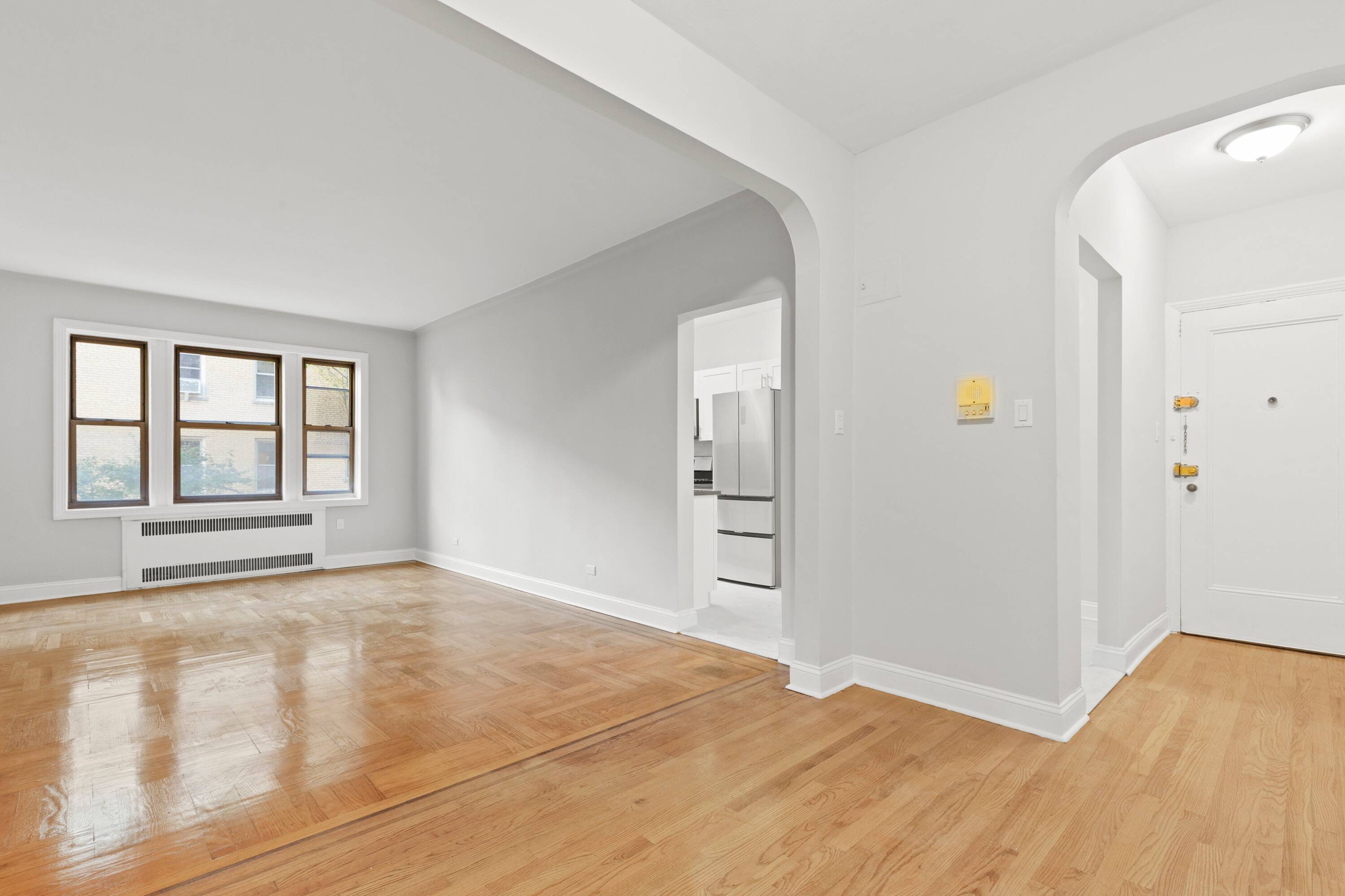 Mint Pre-War One Bedroom – No Board Approval!