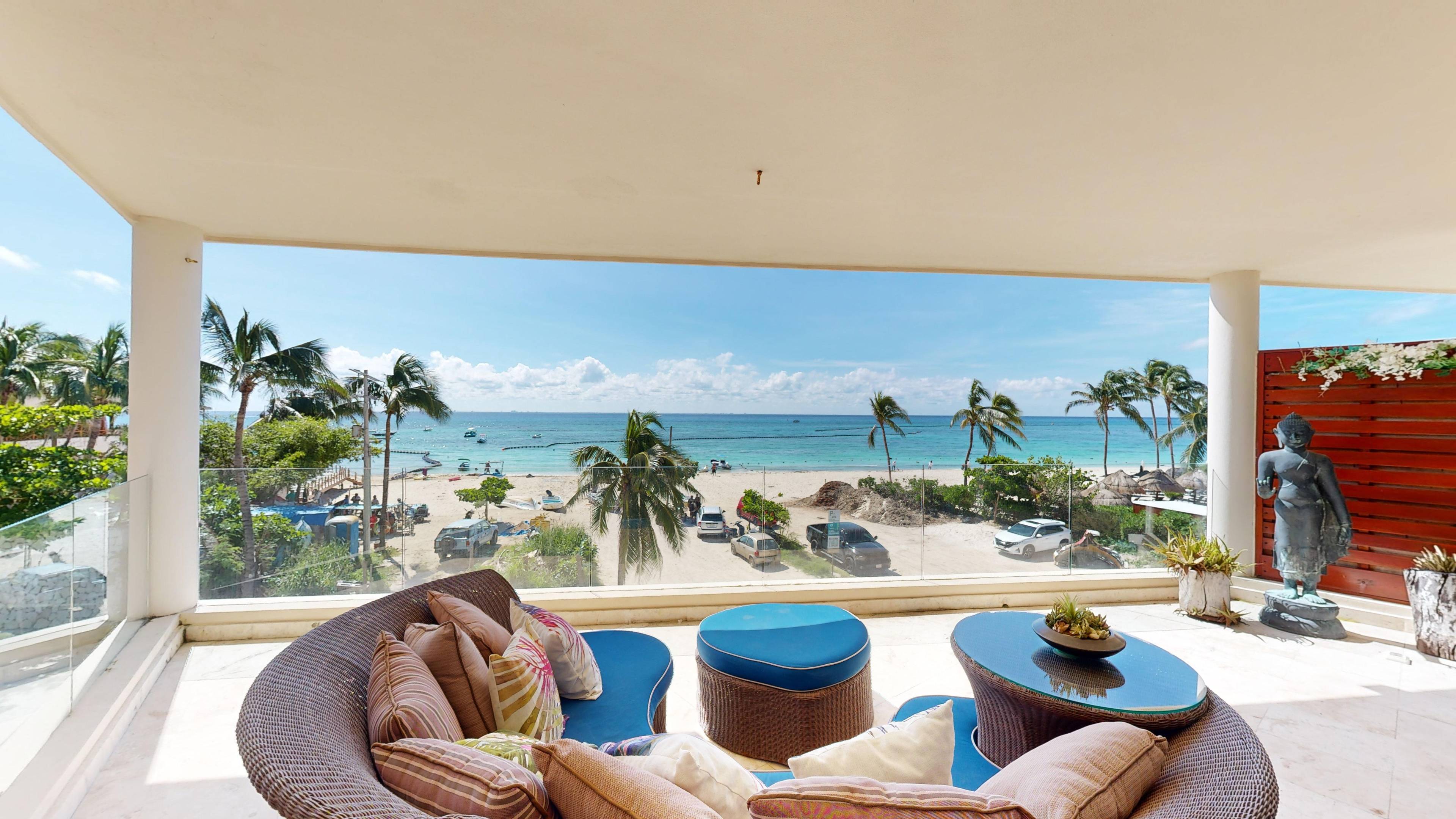 BEACHFRONT CARIBBEAN CONDO - WITH PRIVATE BEACH CLUB IN PLAYA DEL CARMEN