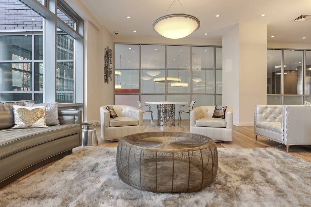 Breathtaking Luxury Apt with King Sized Bedroom, Terrace, Gym and More!