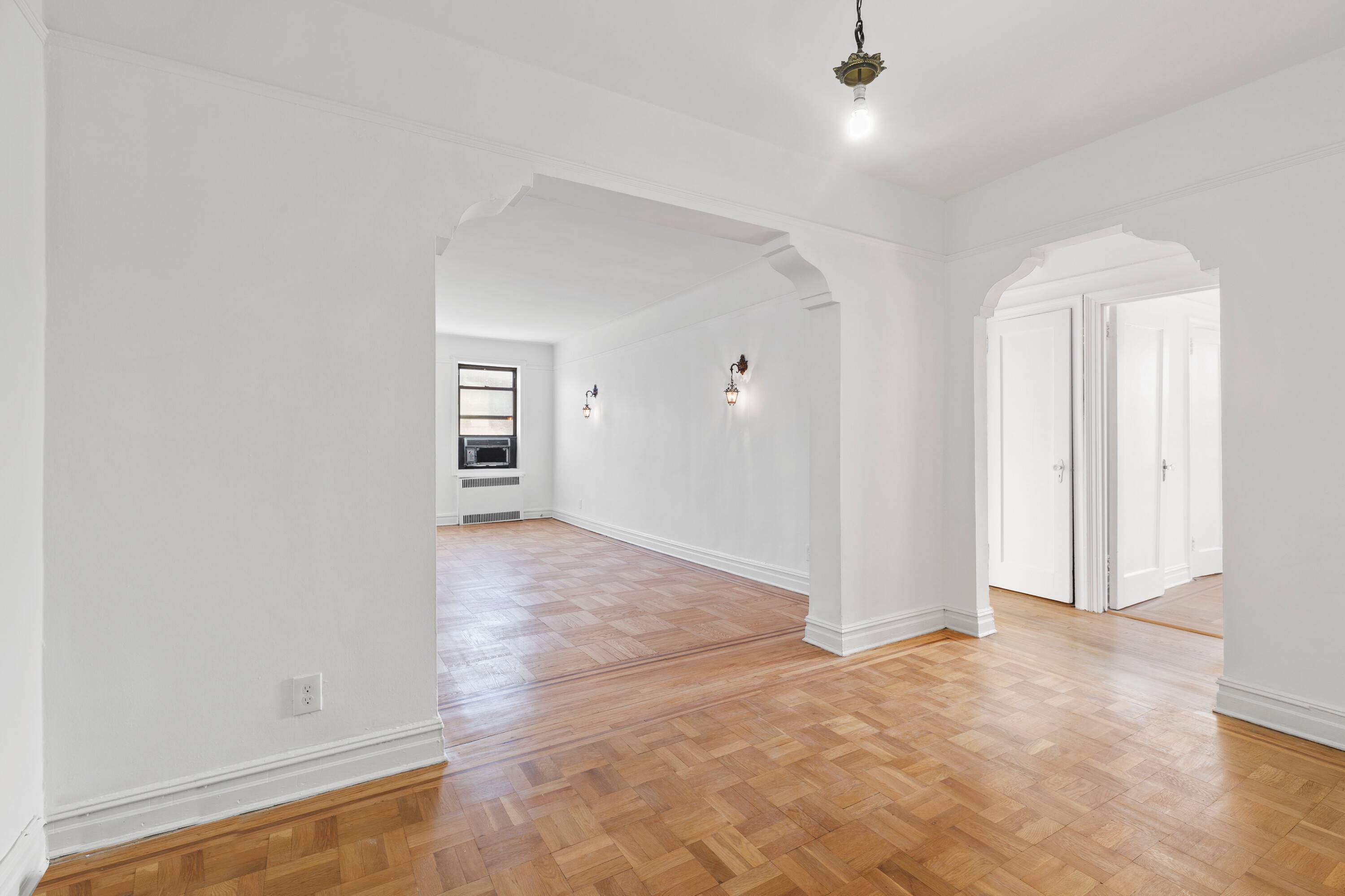 The Zenith of Pre-war 2 Bedrooms/2 Bathrooms, on the Top Floor!