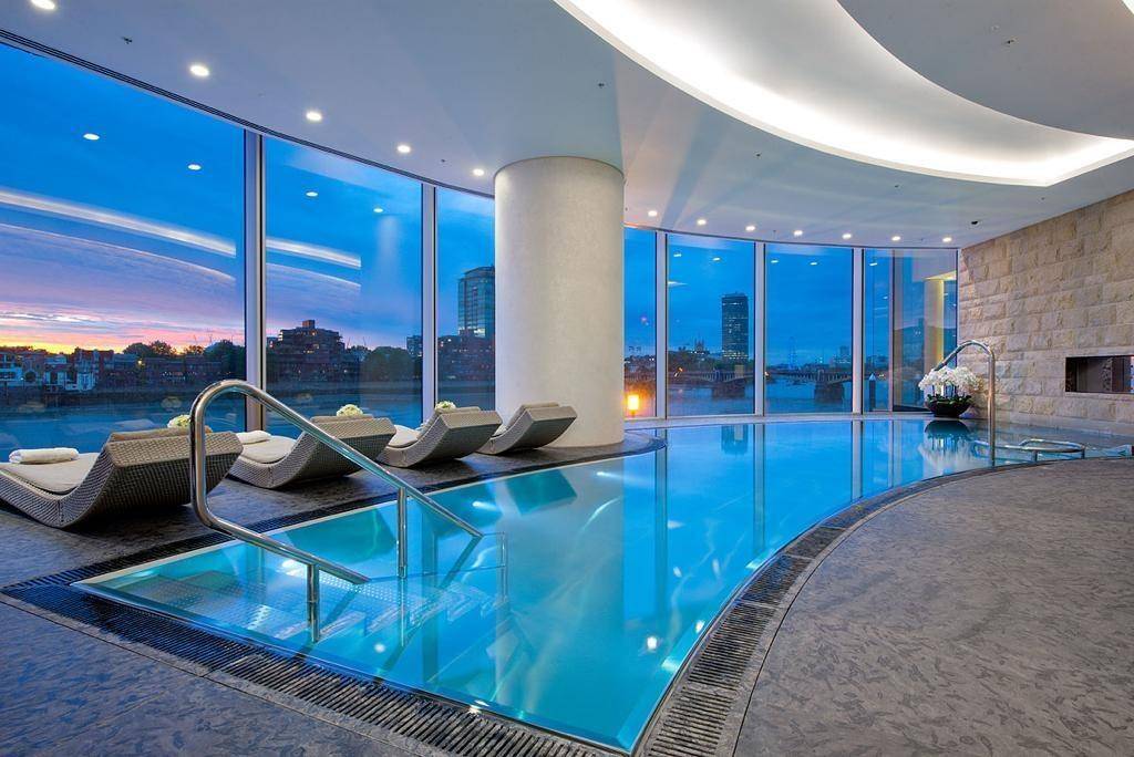 Luxury 2-Bed Apartment , The Tower, St George Wharf