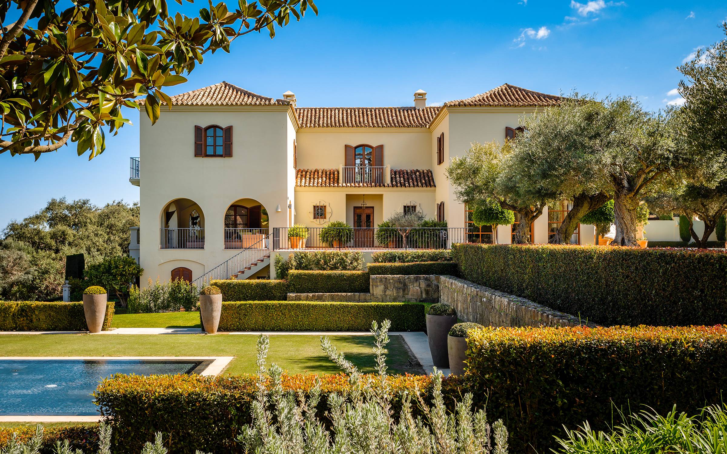 Elegant frontline golf Mediterranean estate in the prestigious San Roque Club