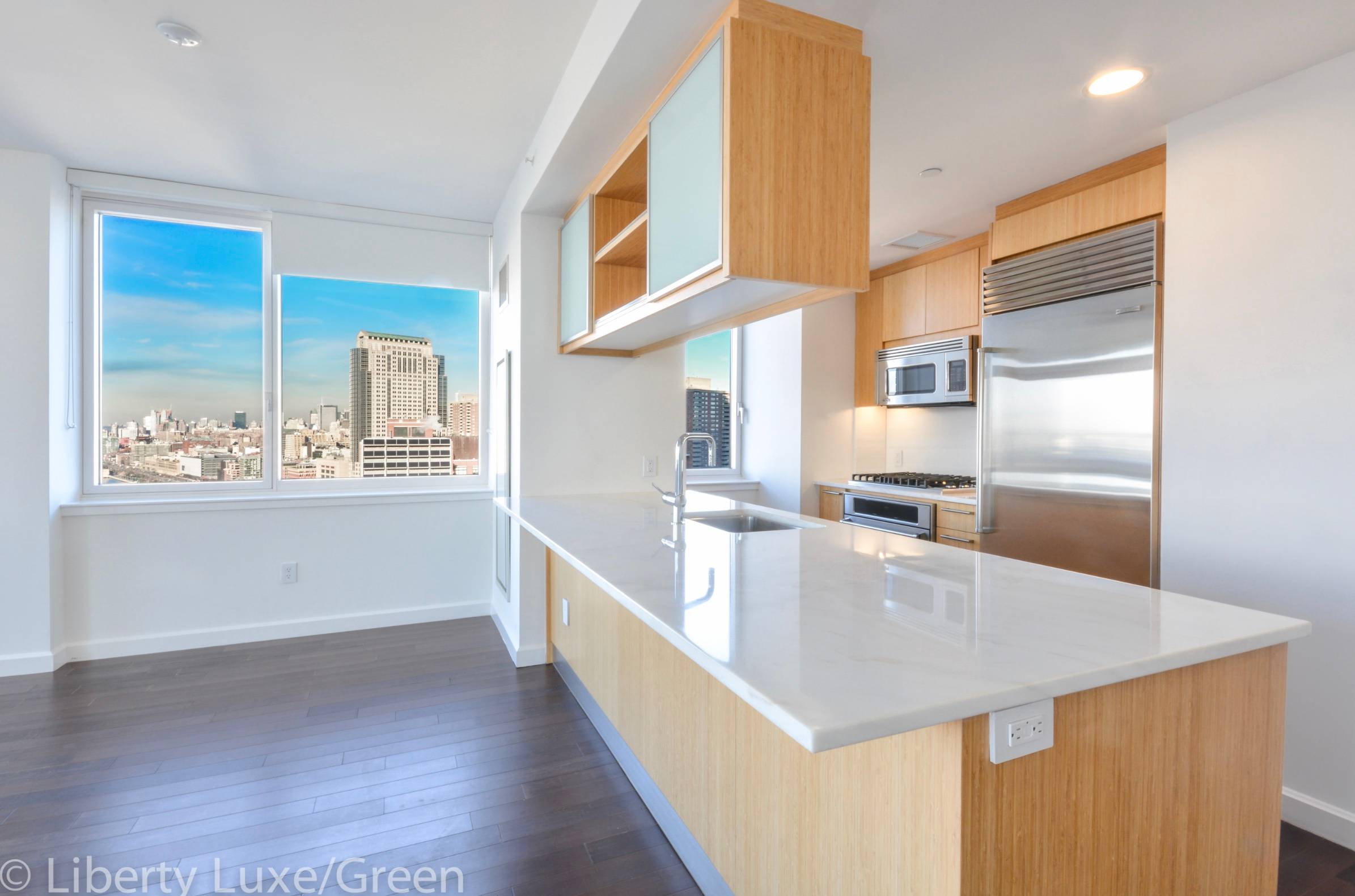 Beautiful High Floor 3 Bed 3 Bath in Battery Park City