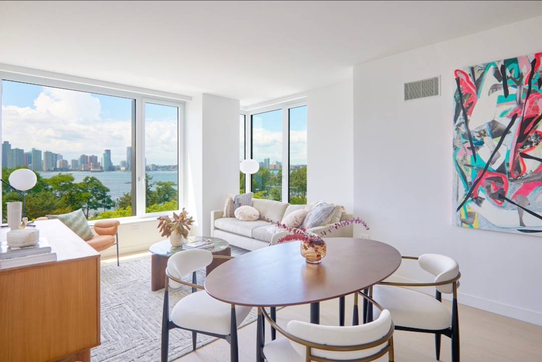 Stunning 2 Bed 2 Bath With River Views in Tribeca
