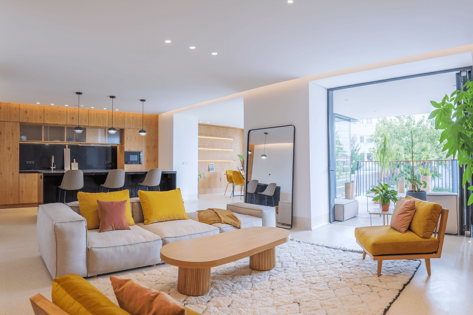 Luxury Apartment | Art-Deco Building | Luxury Interior | Prestige Neighbourhood | 218sqm Private Garden |