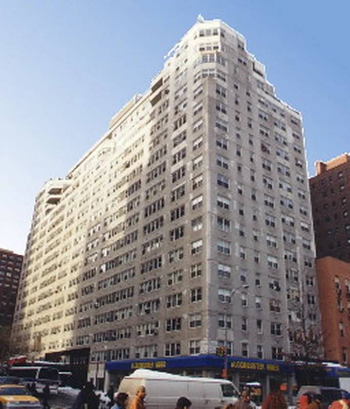 **E.34 St Condo Sale** Jumbo Alcove Studio **Prime Midtown Location **Full Service Building **