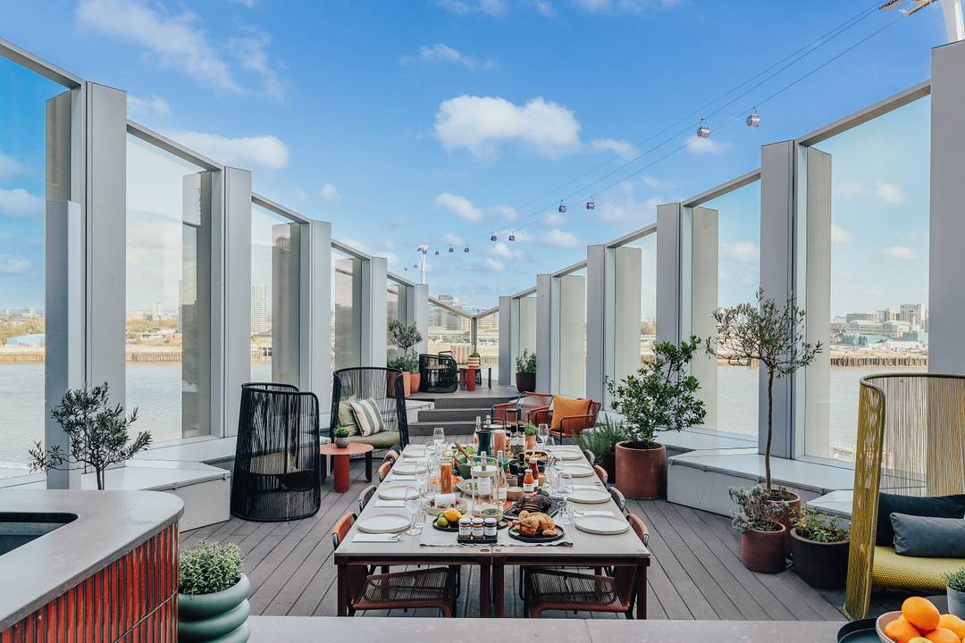 One Bedroom Fourth Floor Apartment With Balcony in Peninsula Riverfront