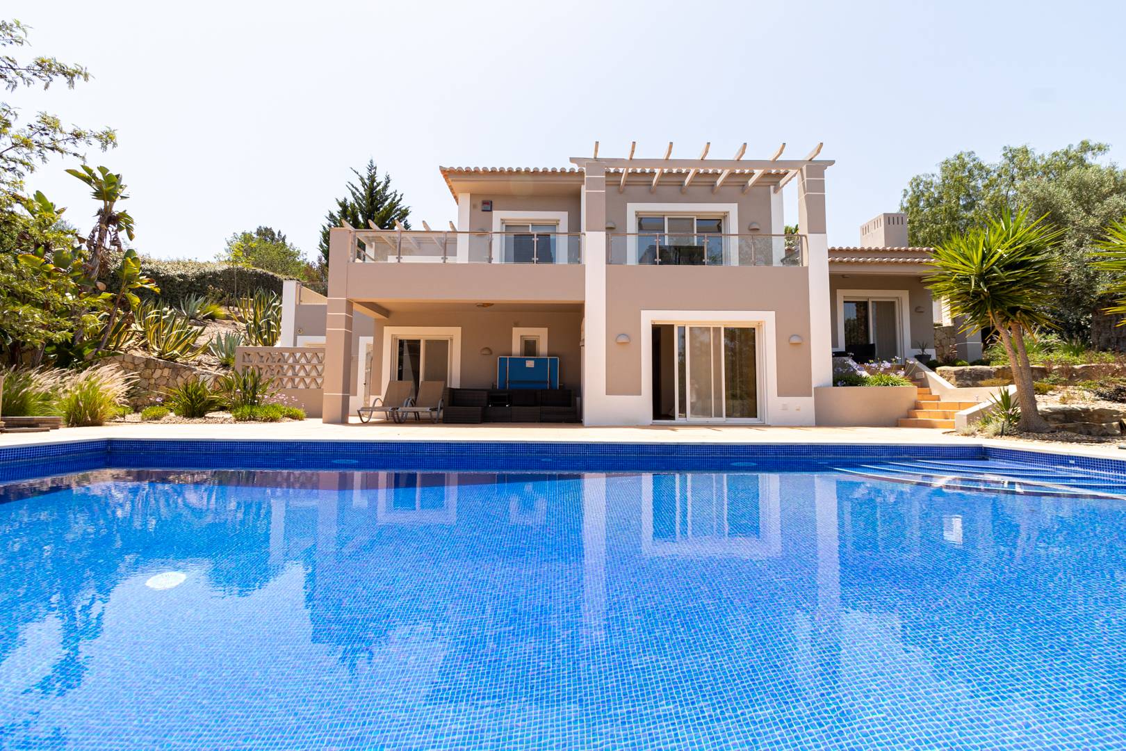 3 BEDROOMS VILLA | PRIVATE POOL | 1,863 sq.m PLOT OF LAND | GOLF RESORT