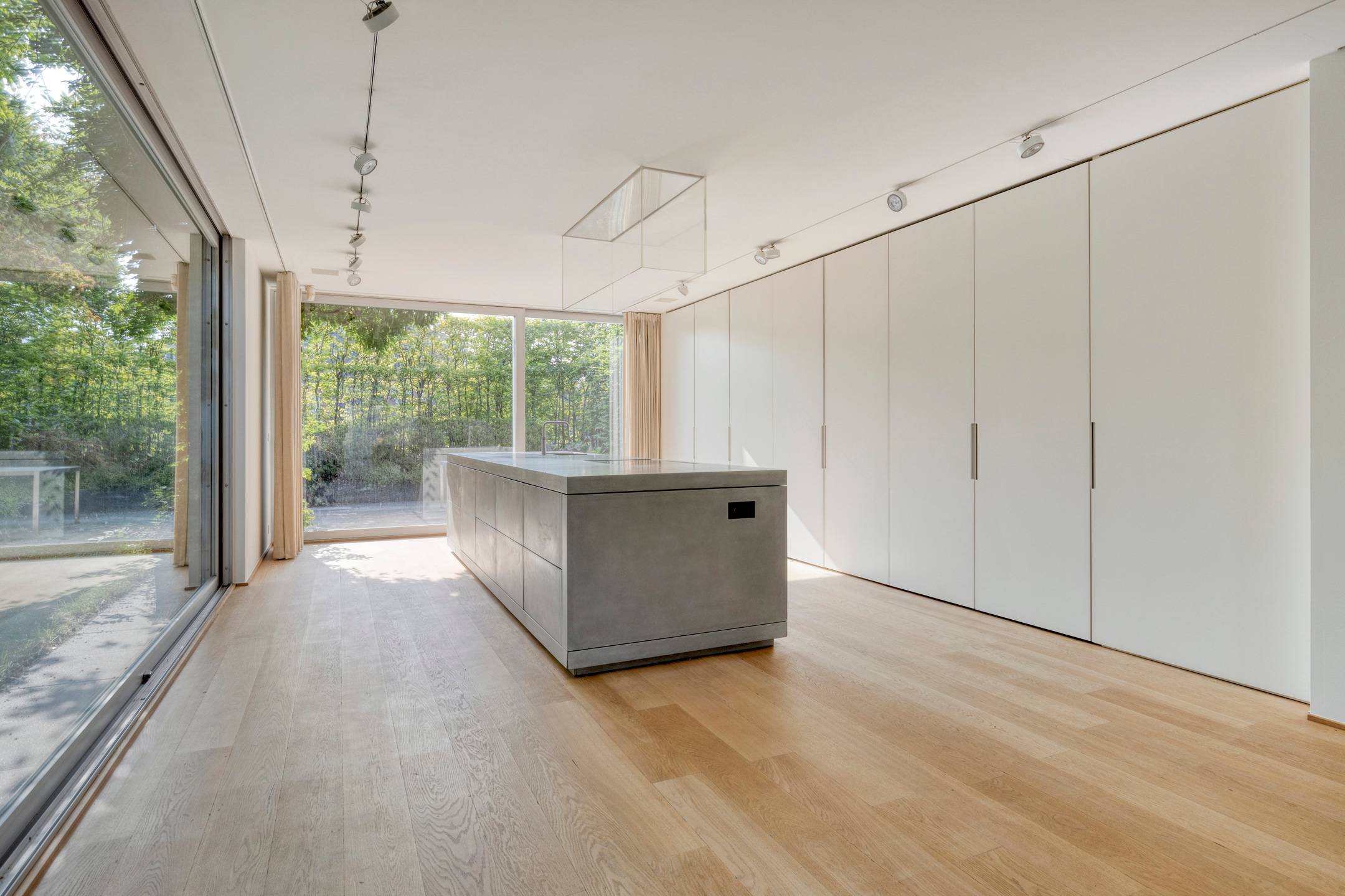Exclusive Zurenborg Loft with Private Pool, Sauna & Garden